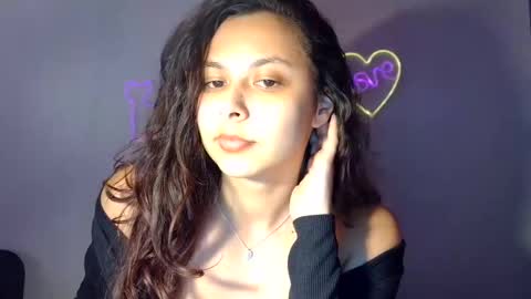 kiss_ameliaa online show from February 28, 6:52 pm