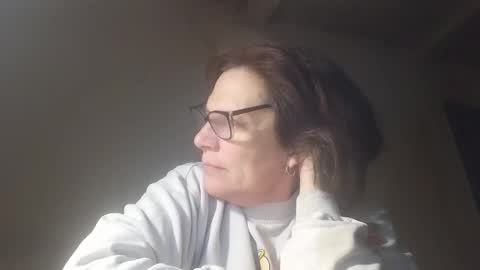 kissandvibe online show from April 29, 6:57 pm