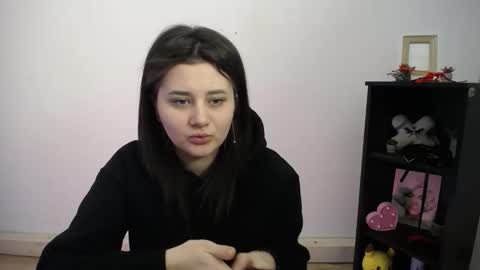 kissleoxx online show from February 18, 3:00 pm