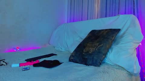 Snapshot of kit_fkn_kat chatting on September 21, 10:47 am kat online show from September 21, 10:47 am