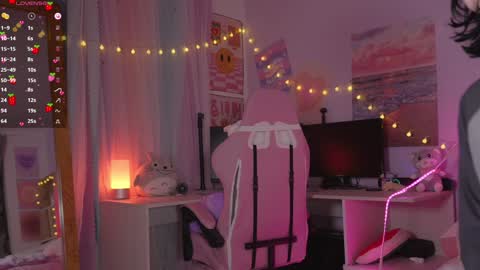      online show from December 4, 1:25 am