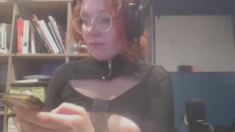 kittennervous online show from October 20, 1:08 am