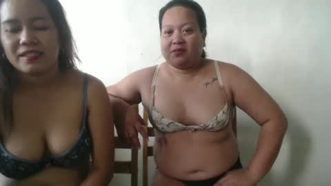 Snapshot of kittensquirtpussy chatting on February 9, 12:08 am kittensquirtpussy online show from February 9, 12:08 am