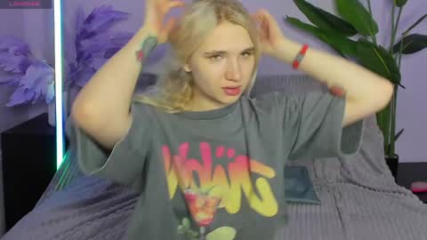 kitty blondy online show from April 6, 3:39 am