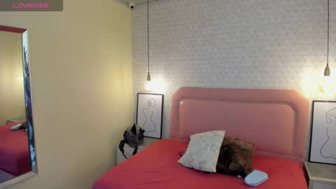  K I T T  Y  online show from October 31, 12:53 pm