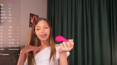 Alice online show from March 30, 5:23 pm