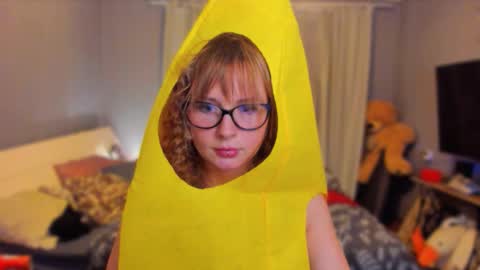 Snapshot of klementinagirl chatting on September 20, 8:51 pm Klementinafanslyklementina6661 online show from September 20, 8:51 pm