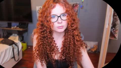 Snapshot of klementinagirl chatting on March 6, 8:59 pm Klementinafanslyklementina6661 online show from March 6, 8:59 pm