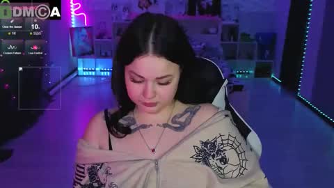 Mia online show from April 26, 10:29 pm