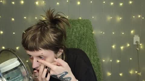 Snapshot of kortny_yo chatting on December 5, 9:28 pm Kortny online show from December 5, 9:28 pm