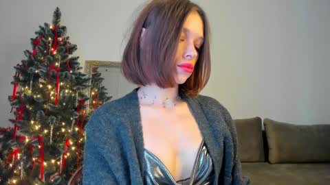 Snapshot of kossie_ chatting on December 14, 12:01 pm kossie_ online show from December 14, 12:01 pm