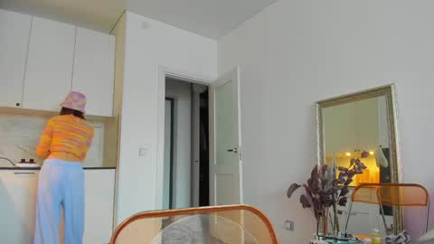 Snapshot of kossie_ chatting on February 6, 11:53 am kossie_ online show from February 6, 11:53 am