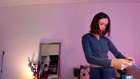 Snapshot of kossie_ chatting on February 2, 11:51 am kossie_ online show from February 2, 11:51 am