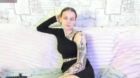 krisdoeill online show from May 26, 5:40 am