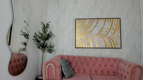 Krisstine  online show from November 1, 2:10 pm