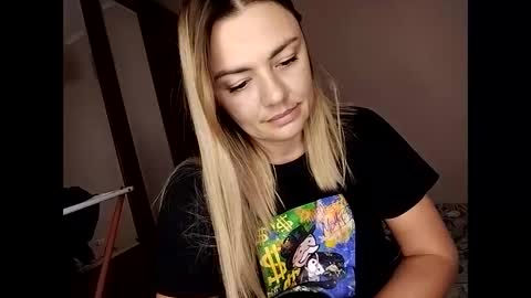 Snapshot of krisssexi chatting on October 16, 11:35 am KrissSexi online show from October 16, 11:35 am