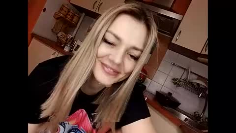 Snapshot of krisssexi chatting on February 18, 8:15 pm KrissSexi online show from February 18, 8:15 pm