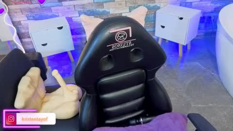 kristen_tay online show from February 5, 7:00 am