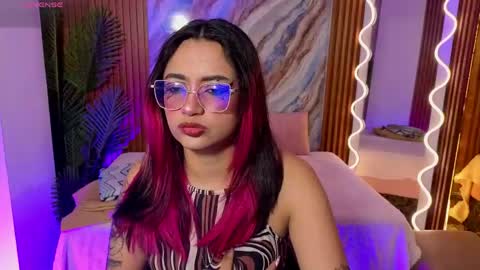 kristen_tay online show from June 1, 2:24 am