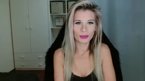 KristineAmore online show from November 13, 4:17 pm