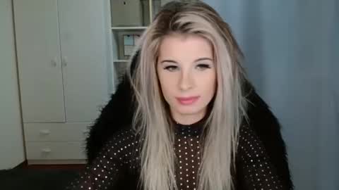 KristineAmore online show from November 20, 4:30 pm