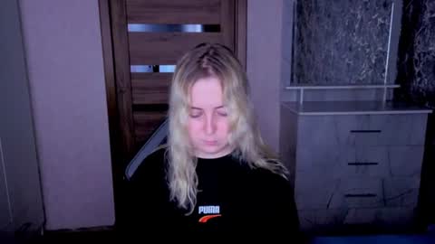 Kristy online show from June 18, 7:08 pm