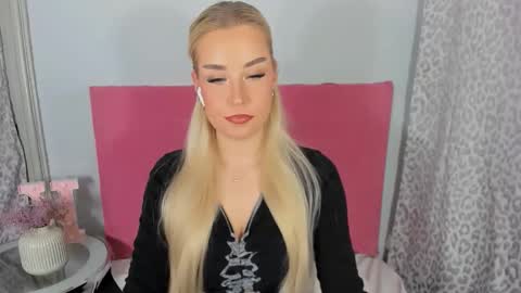 KristyFlowers online show from March 14, 4:19 pm