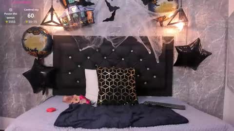 Snapshot of krystal_taylor23 chatting on October 15, 12:52 pm Kystal Taylor online show from October 15, 12:52 pm