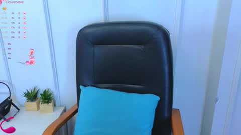 Snapshot of kuro_ren chatting on October 14, 1:46 pm Ren online show from October 14, 1:46 pm