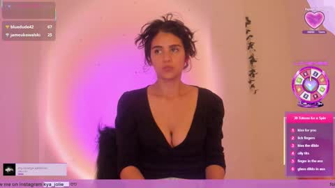     online show from March 26, 5:58 pm