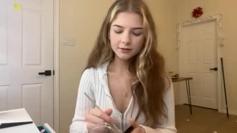 kyky online show from May 1, 3:48 pm