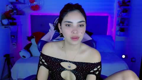 Snapshot of kylie_hottt_ chatting on December 18, 9:08 pm k ylie online show from December 18, 9:08 pm