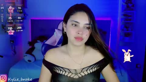 Snapshot of kylie_hottt_ chatting on February 10, 9:25 pm k ylie online show from February 10, 9:25 pm