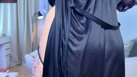 Kylie Lips online show from February 16, 5:35 pm