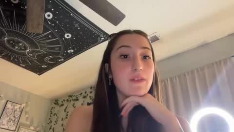 kyliiii online show from May 15, 11:40 pm