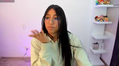 Snapshot of kyy_isa chatting on October 20, 5:54 am IG online show from October 20, 5:54 am