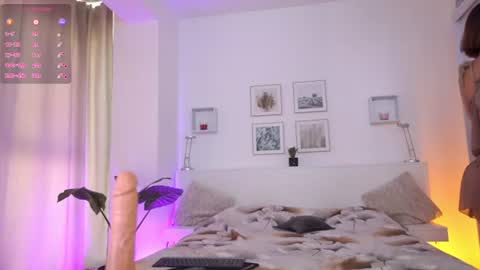 Viktoria White  online show from June 25, 7:02 am