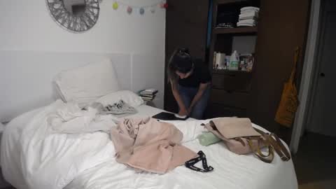 Catalina online show from April 9, 12:35 am