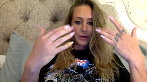 laceylayne96 online show from May 22, 3:37 am