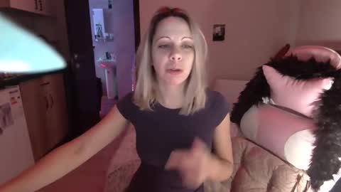 Snapshot of lady_smile69 chatting on January 17, 2:39 am lady_smile69 online show from January 17, 2:39 am
