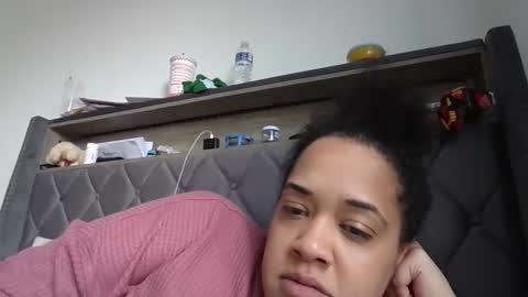 Snapshot of ladycinnabon chatting on January 2, 6:34 pm Stephanie online show from January 2, 6:34 pm