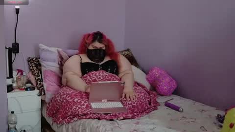 ladykitsunebig online show from July 7, 6:05 am