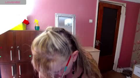 ladymariahx online show from May 30, 9:54 pm
