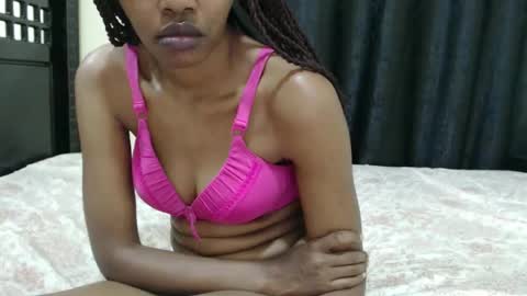 ladyqeeen online show from March 17, 5:44 am