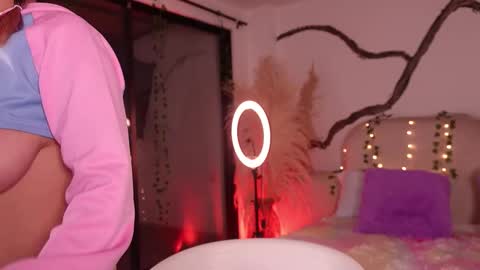 Lady  online show from December 17, 5:11 am