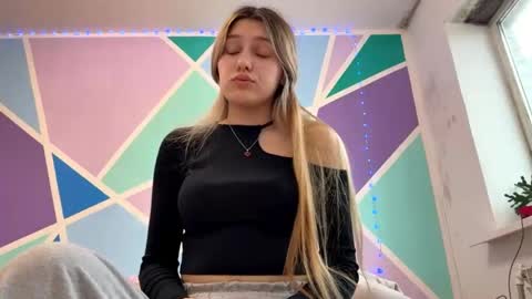 Sophie online show from March 21, 1:38 pm