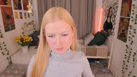 Laly online show from October 11, 4:20 pm