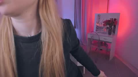 Laly online show from February 9, 6:48 am