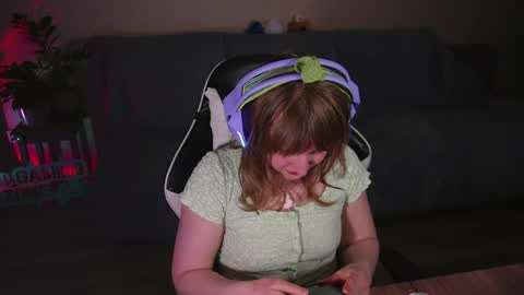 Kay online show from April 17, 6:54 pm