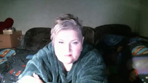 lanacat555 online show from February 12, 12:01 am